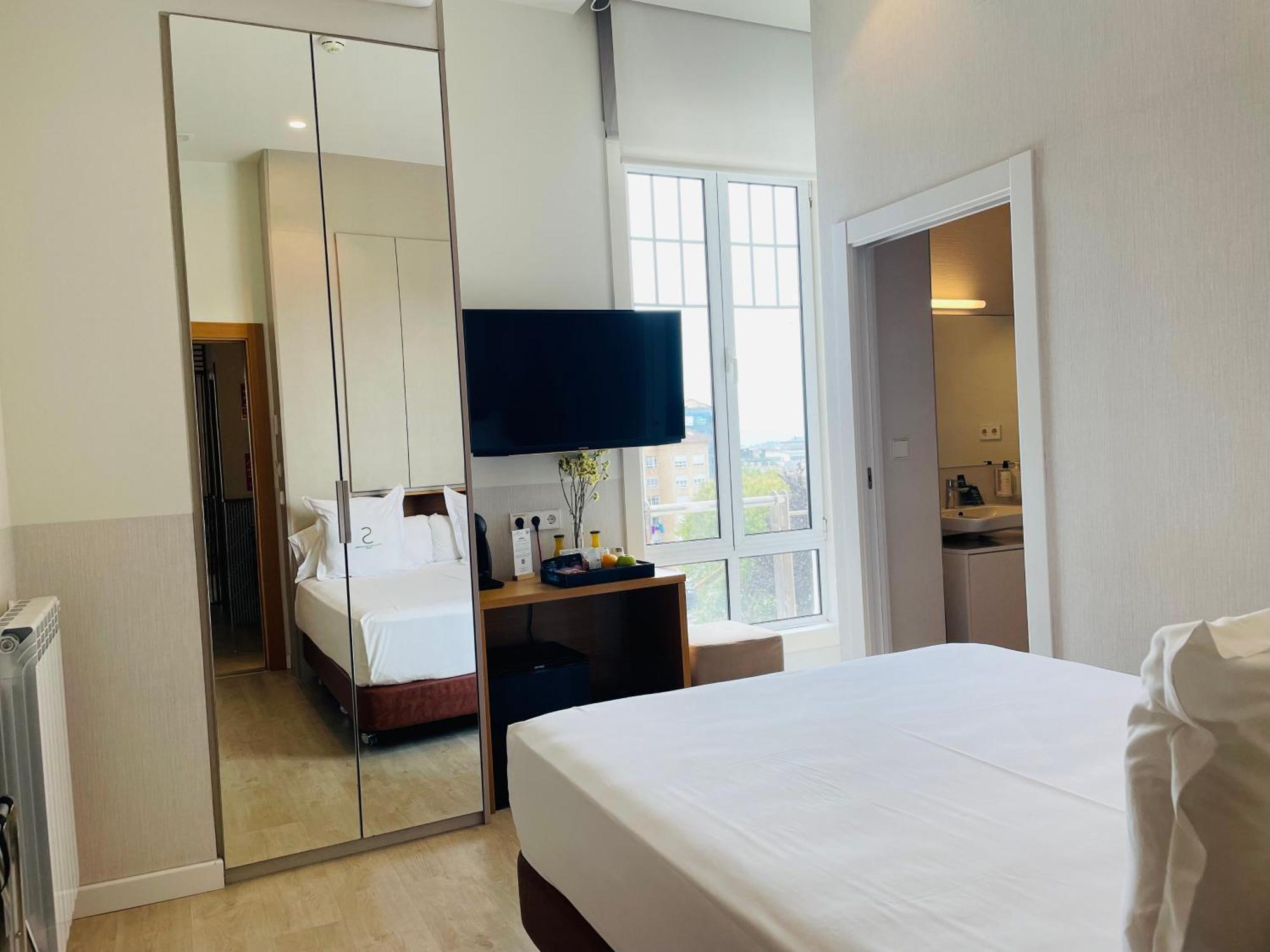 Sercotel El Balcon De La Bahia Suites Сантандер Экстерьер фото